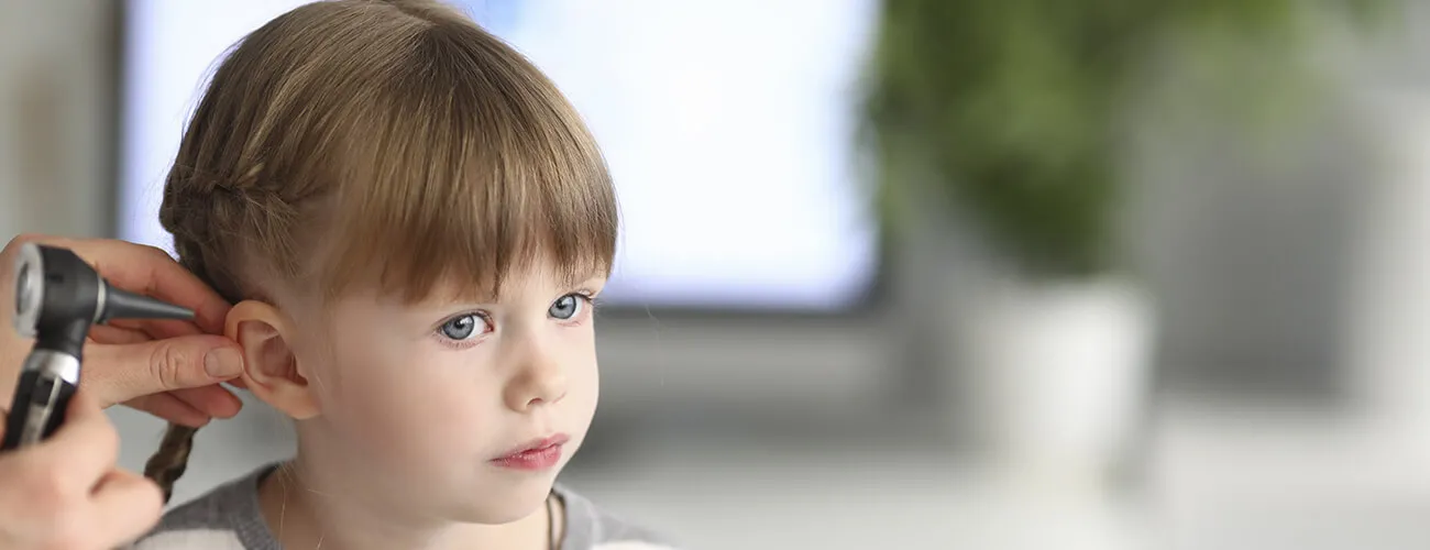 Таракан в ухе ребенка